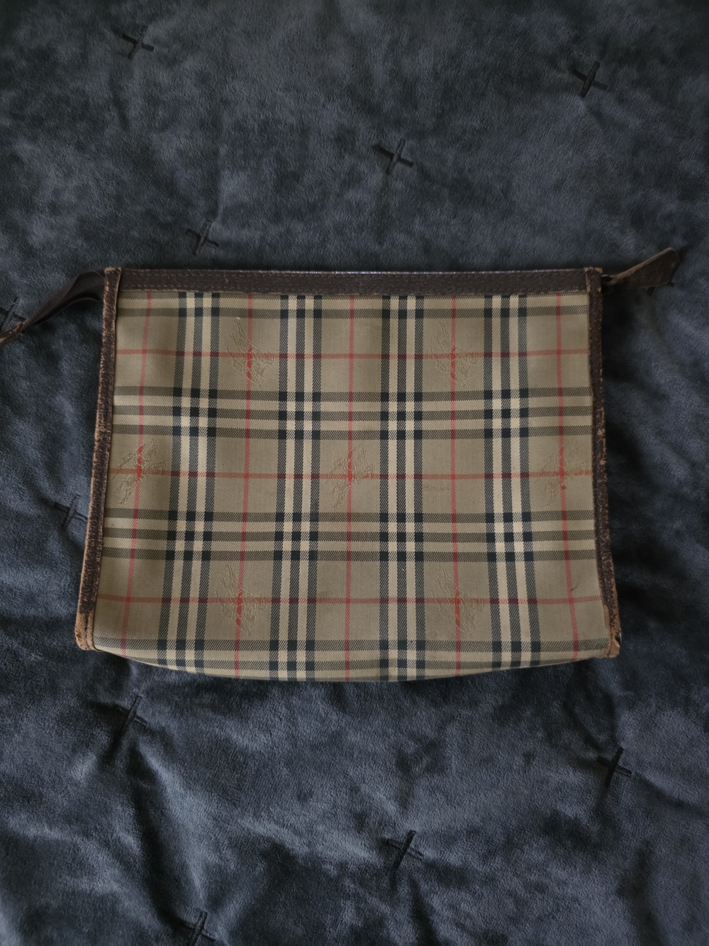 Burberry's Vintage Classic Beige Check Pouch with Brown Leather Flap - Picture 3 of 11